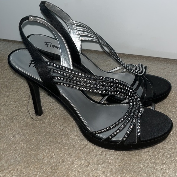 Size 8 black jeweled heels - Picture 3 of 3